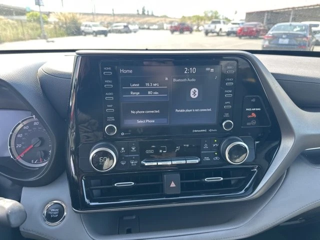 2022 Toyota Highlander - Image 11 of 13