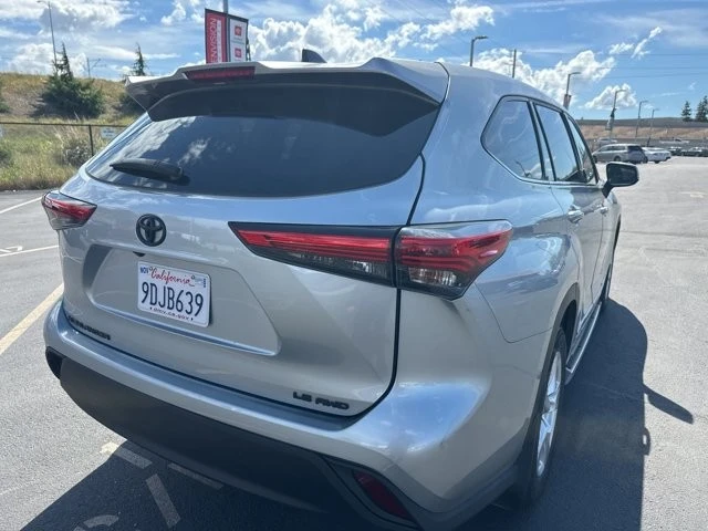 2022 Toyota Highlander - Image 4 of 13