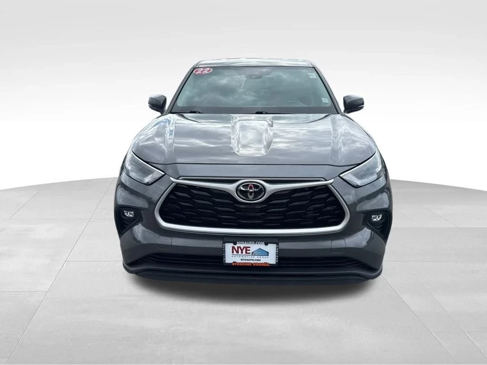 2022 Toyota Highlander - Image 8 of 12