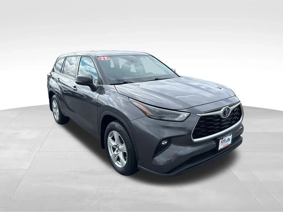2022 Toyota Highlander - Image 7 of 12