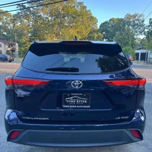 2022 Toyota Highlander - Image 5 of 12