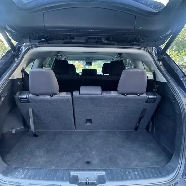 2022 Toyota Highlander - Image 9 of 12