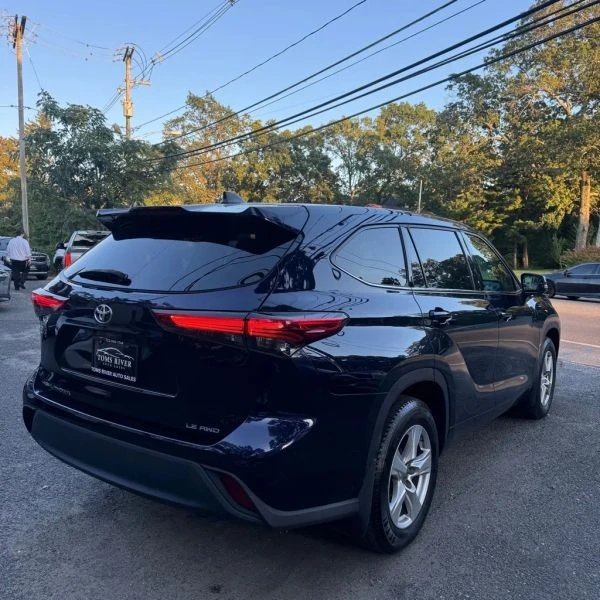 2022 Toyota Highlander - Image 6 of 12