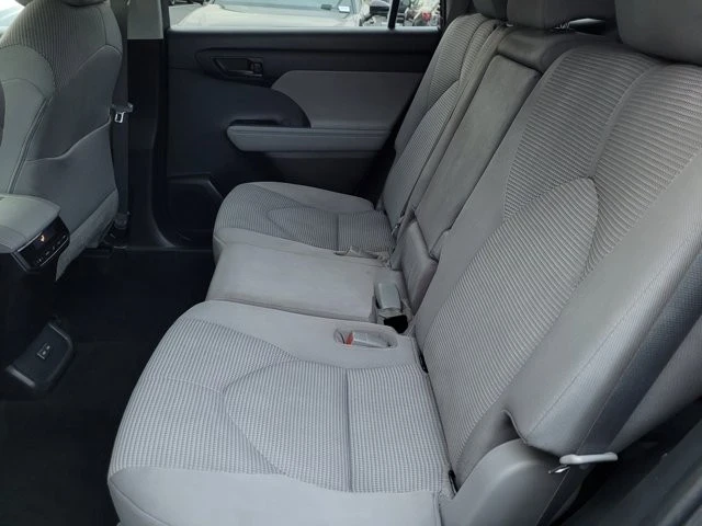 2022 Toyota Highlander - Image 11 of 12