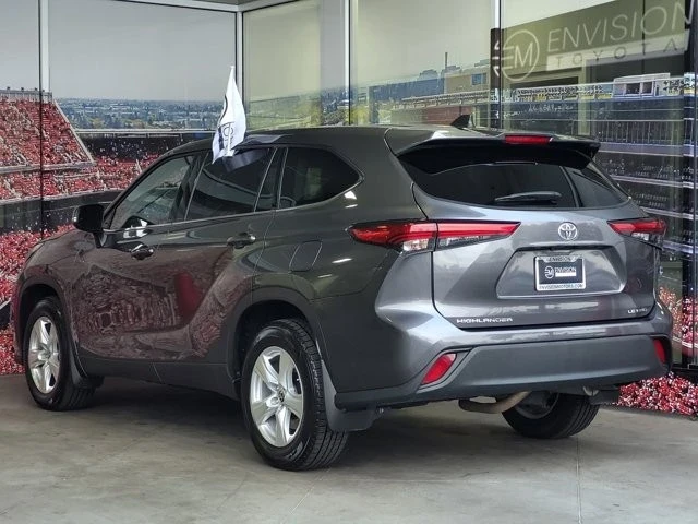 2022 Toyota Highlander - Image 6 of 12
