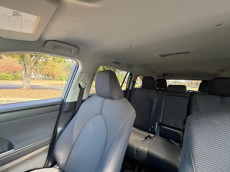 2022 Toyota Highlander - Image 10 of 21