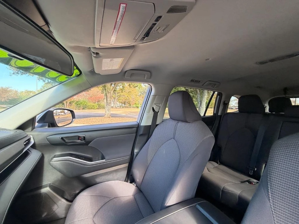 2022 Toyota Highlander - Image 9 of 21