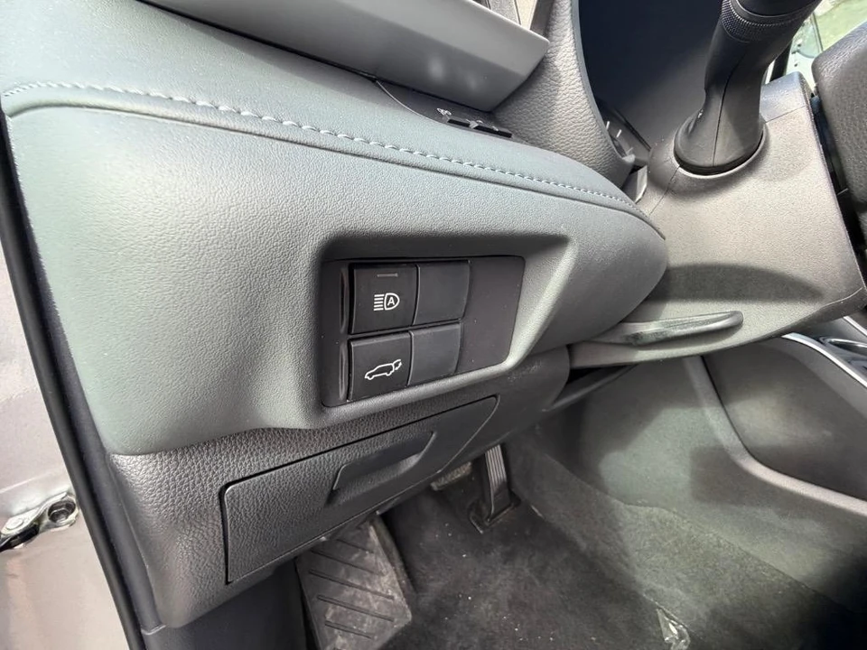 2022 Toyota Highlander - Image 11 of 21