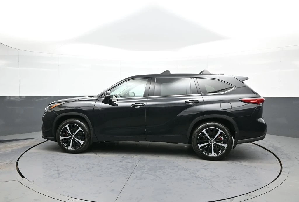 2022 Toyota Highlander - Image 9 of 12