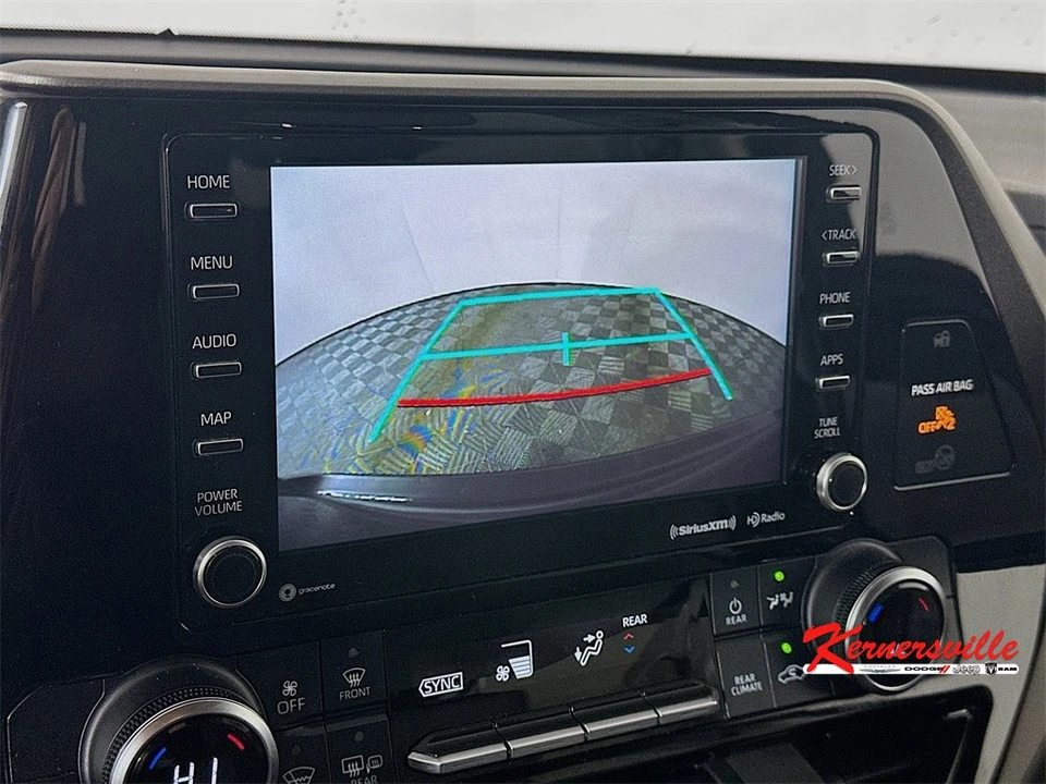 2022 Toyota Highlander - Image 20 of 21