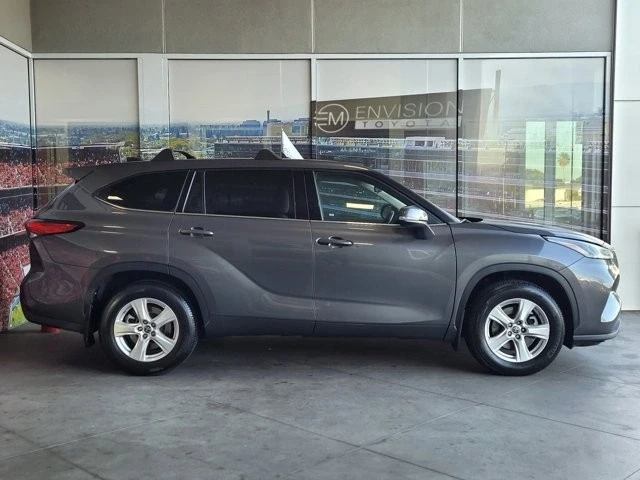 2022 Toyota Highlander - Image 4 of 12