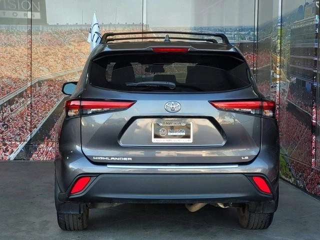 2022 Toyota Highlander - Image 7 of 12
