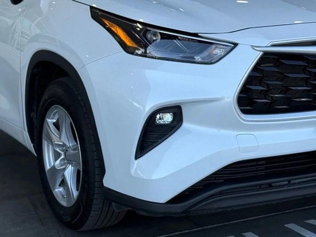 2022 Toyota Highlander - Image 10 of 12