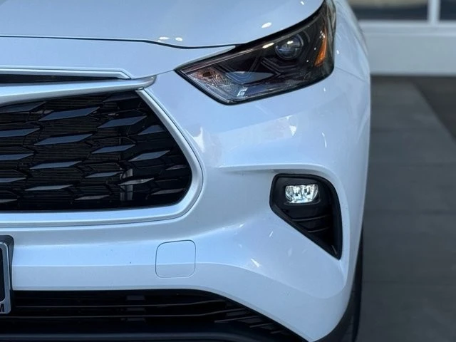2022 Toyota Highlander - Image 6 of 12