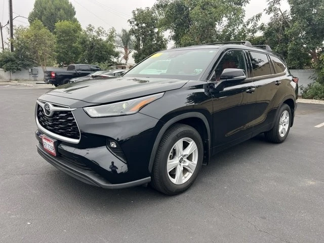 2022 Toyota Highlander - Image 2 of 10