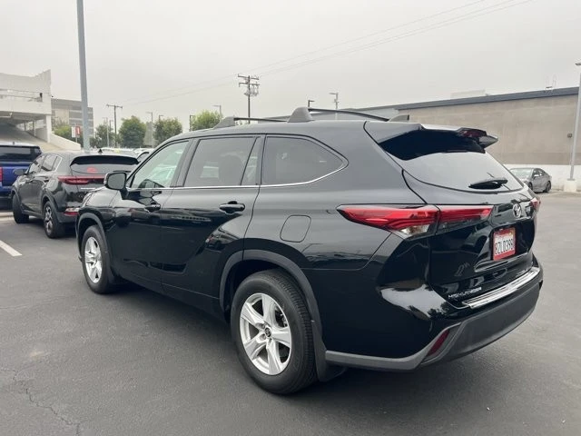 2022 Toyota Highlander - Image 5 of 10