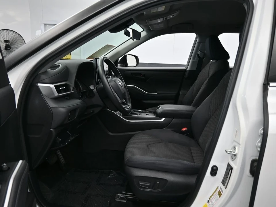 2022 Toyota Highlander - Image 11 of 12