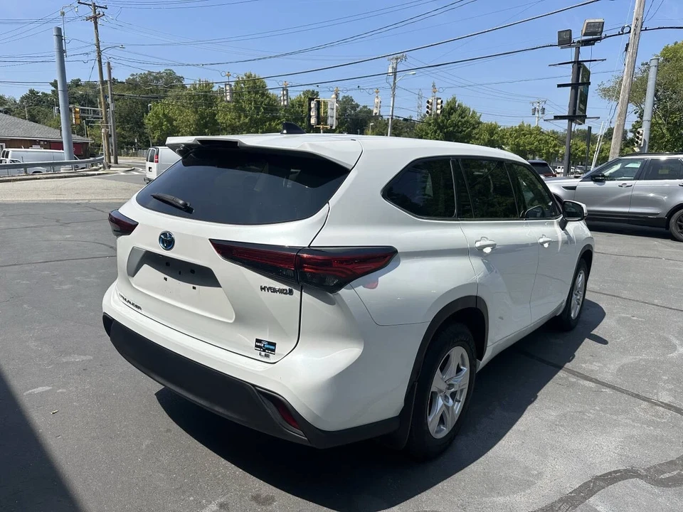 2022 Toyota Highlander - Image 7 of 21
