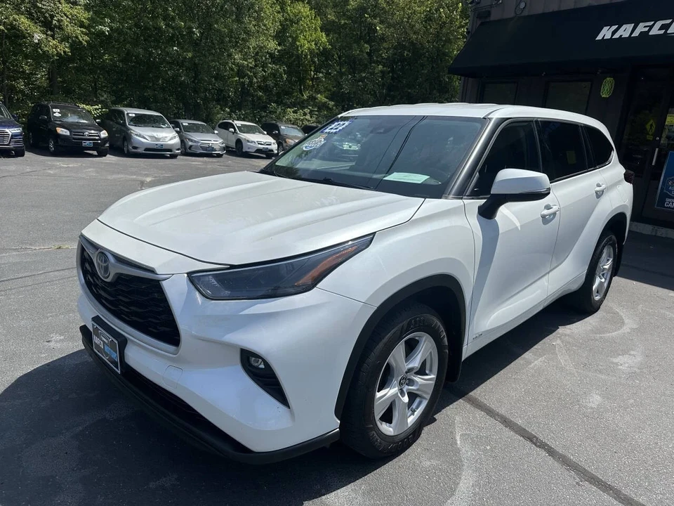 2022 Toyota Highlander - Image 3 of 21