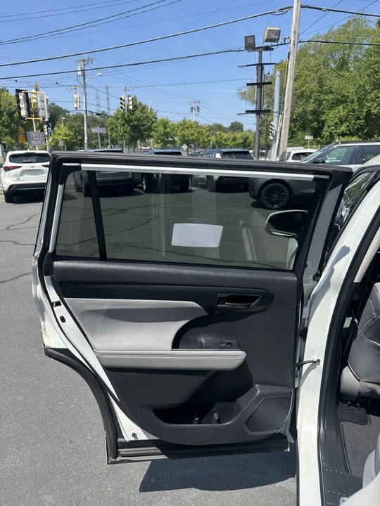 2022 Toyota Highlander - Image 18 of 21