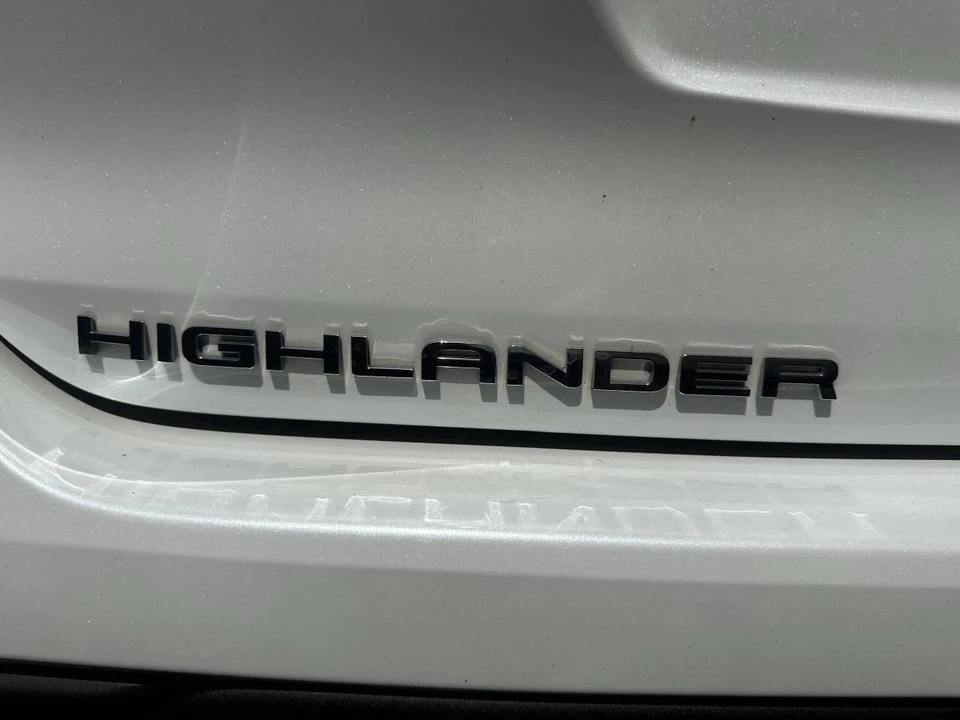 2022 Toyota Highlander - Image 20 of 21