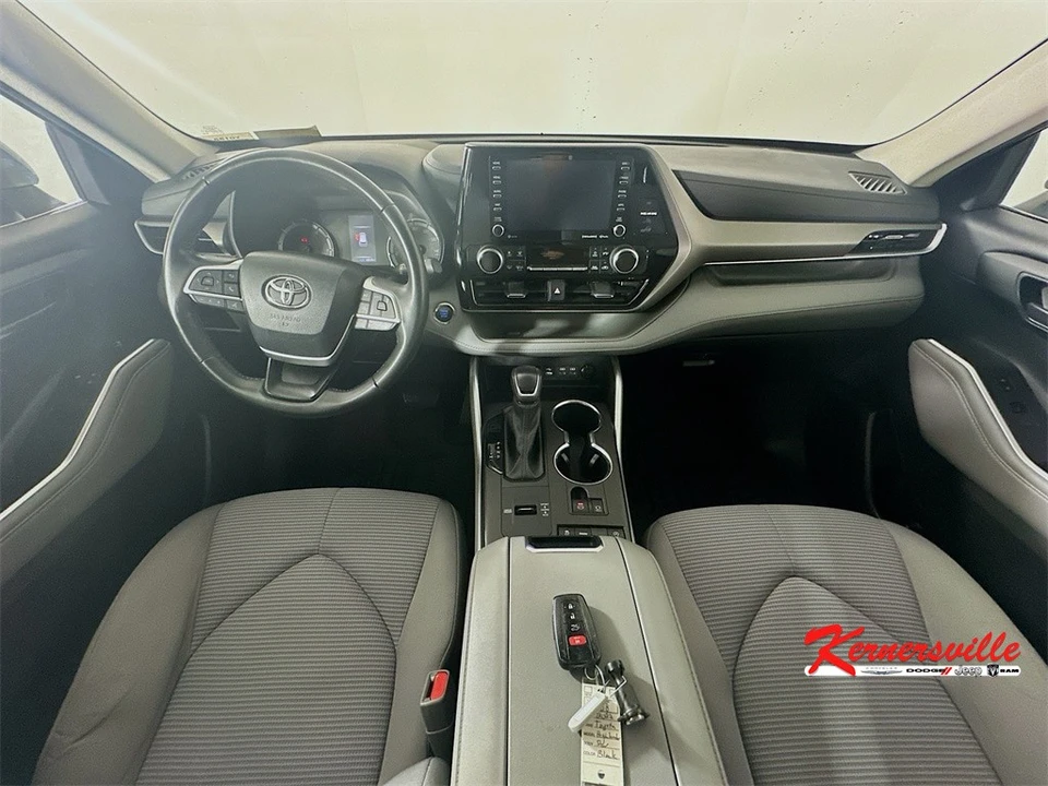 2022 Toyota Highlander - Image 10 of 21