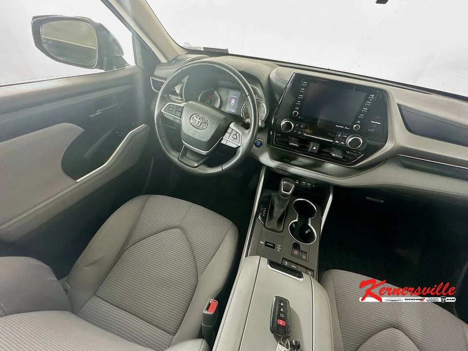 2022 Toyota Highlander - Image 9 of 21