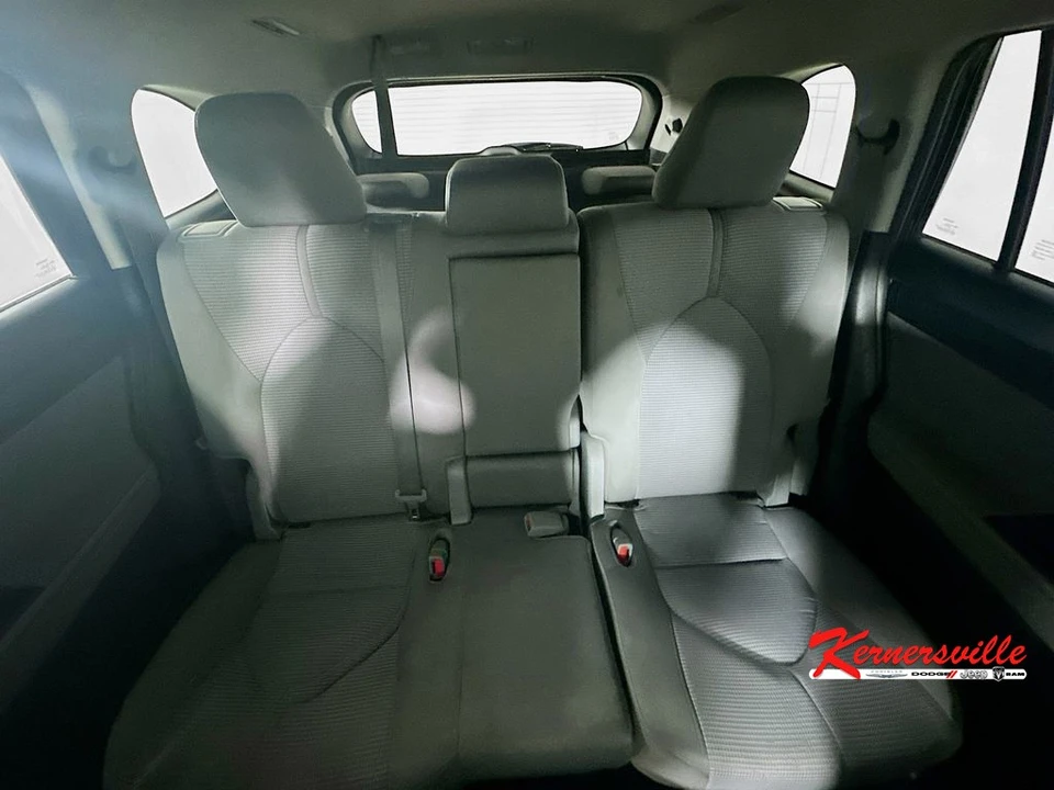 2022 Toyota Highlander - Image 12 of 21