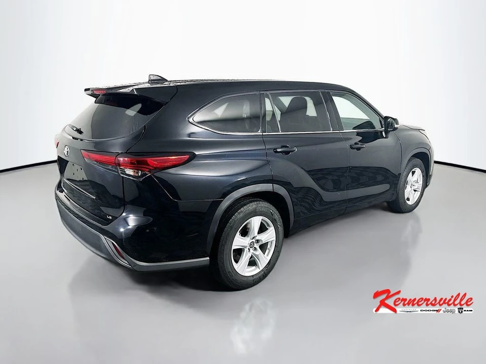 2022 Toyota Highlander - Image 7 of 21