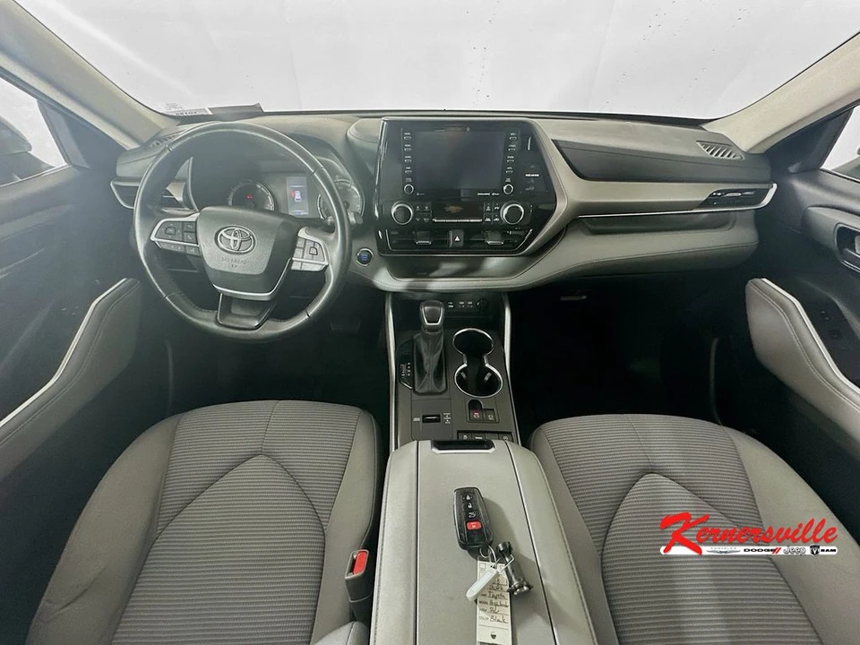 2022 Toyota Highlander - Image 10 of 21