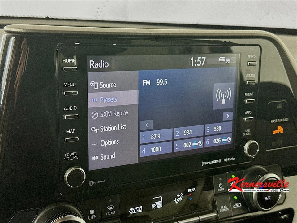2022 Toyota Highlander - Image 17 of 21