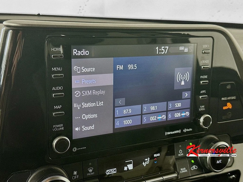 2022 Toyota Highlander - Image 17 of 21