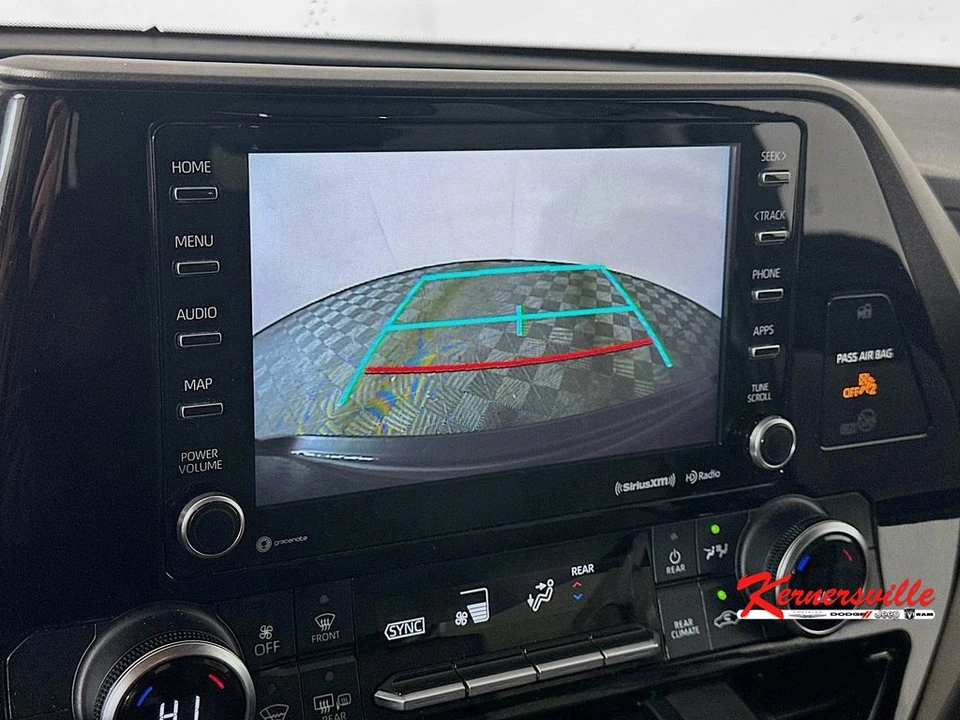 2022 Toyota Highlander - Image 20 of 21