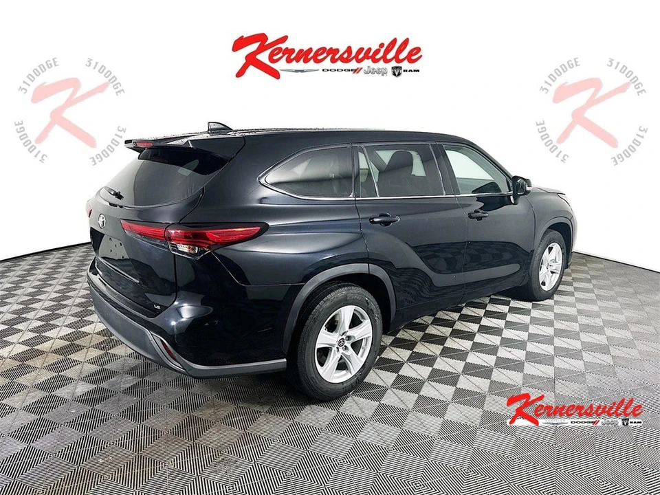2022 Toyota Highlander - Image 7 of 21