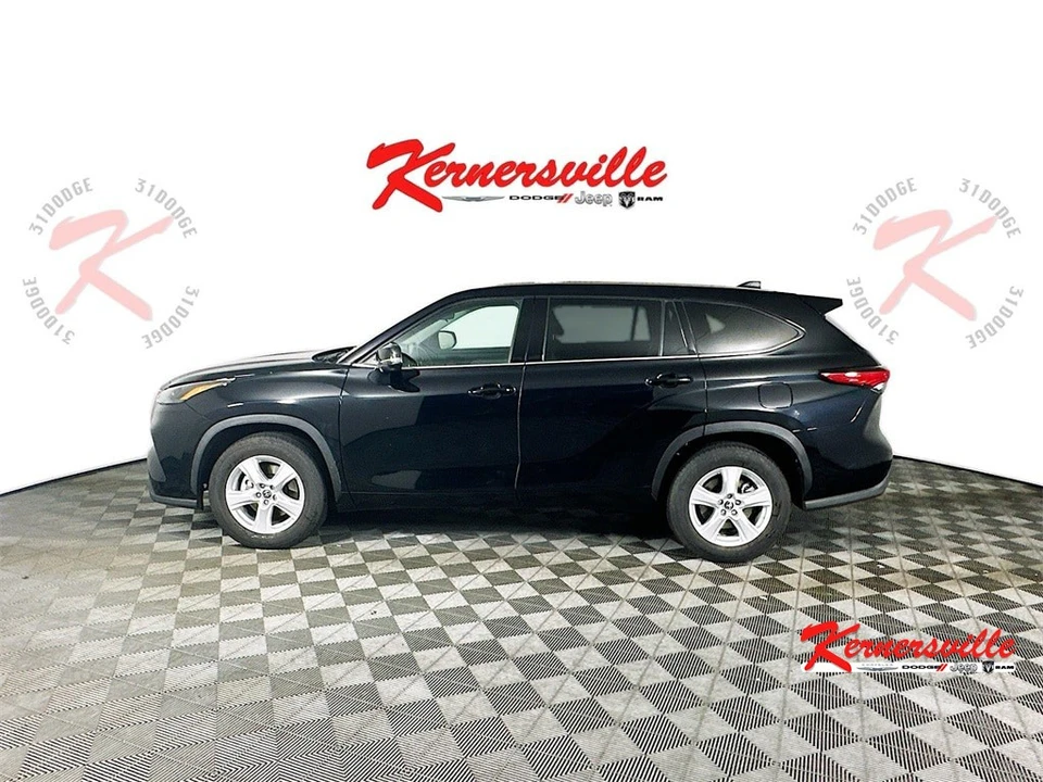 2022 Toyota Highlander - Image 4 of 21