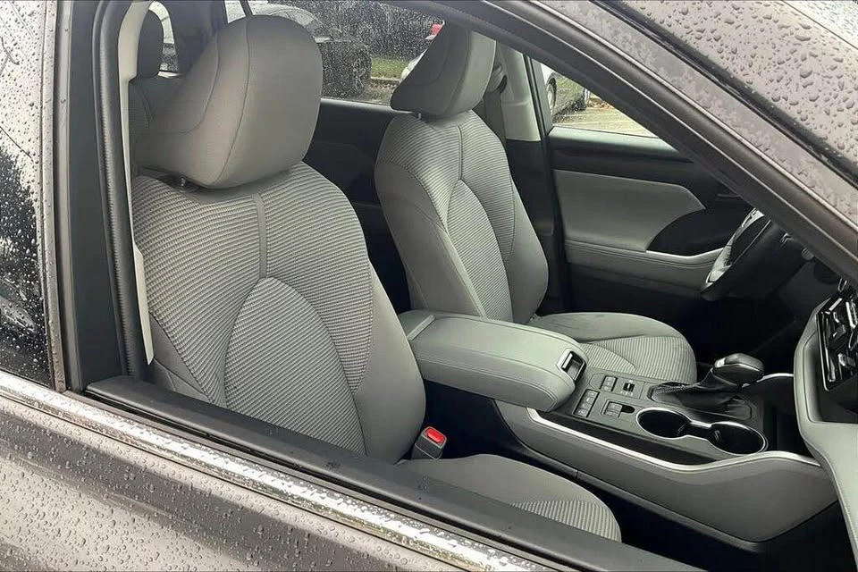 2022 Toyota Highlander - Image 6 of 9