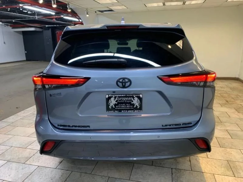 2022 Toyota Highlander - Image 6 of 12