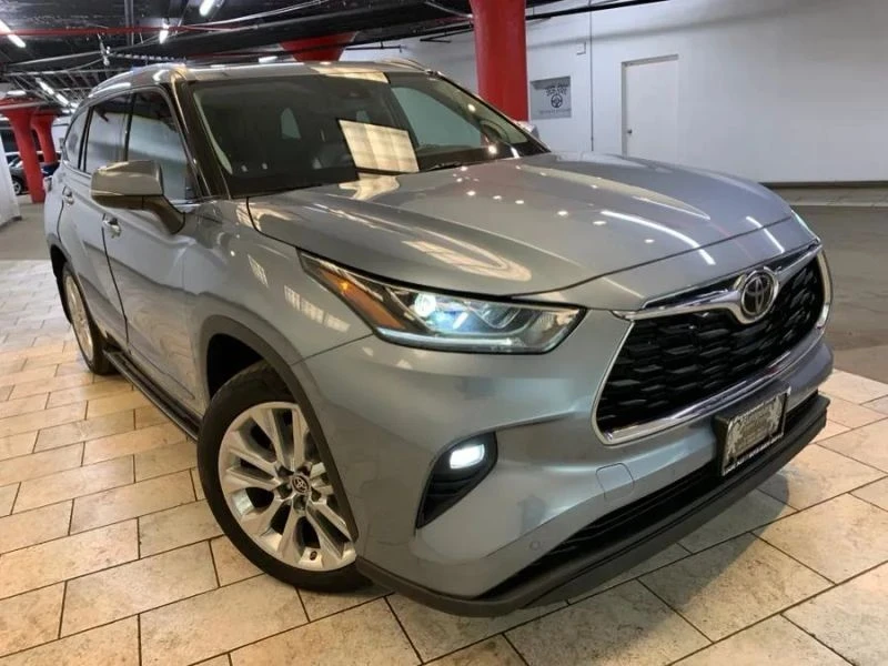 2022 Toyota Highlander - Image 3 of 12