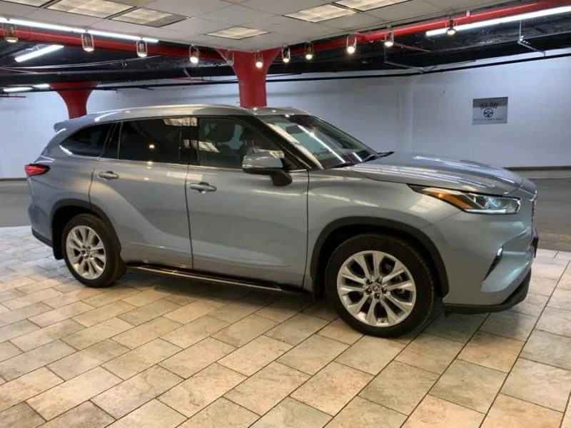 2022 Toyota Highlander - Image 4 of 12