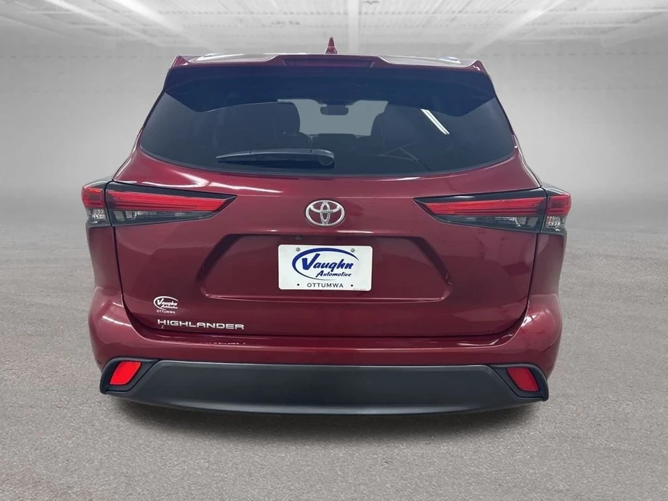 2022 Toyota Highlander - Image 10 of 21
