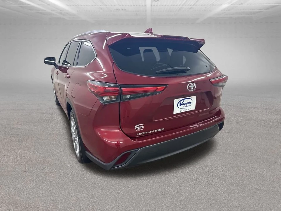 2022 Toyota Highlander - Image 9 of 12