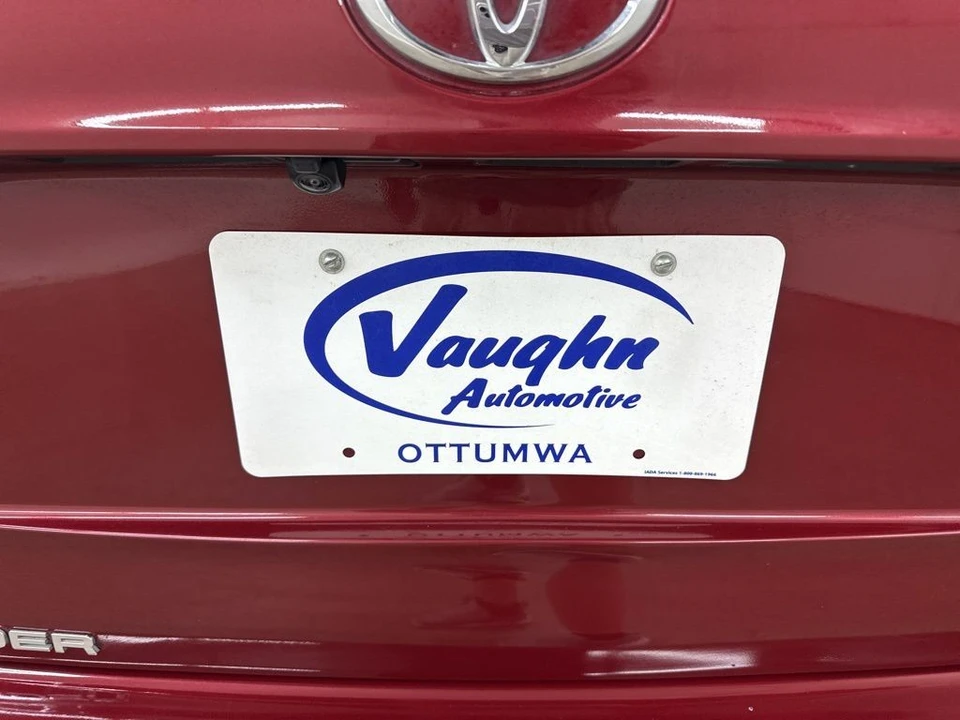 2022 Toyota Highlander - Image 16 of 21