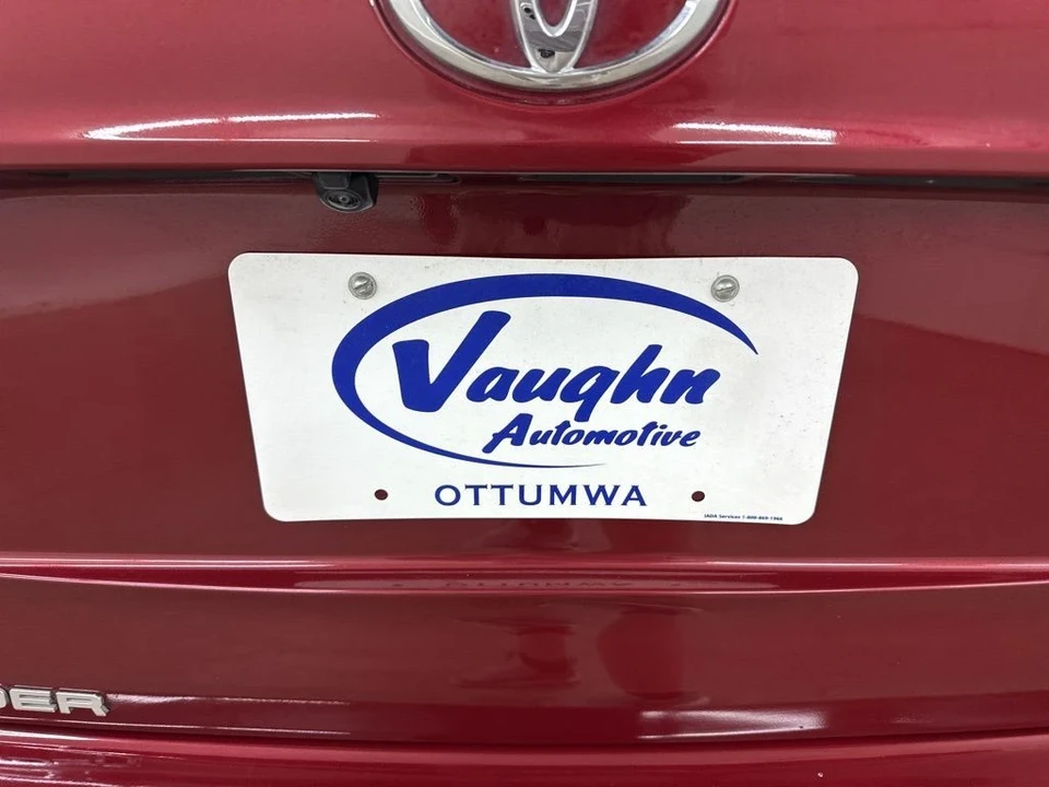 2022 Toyota Highlander - Image 16 of 21