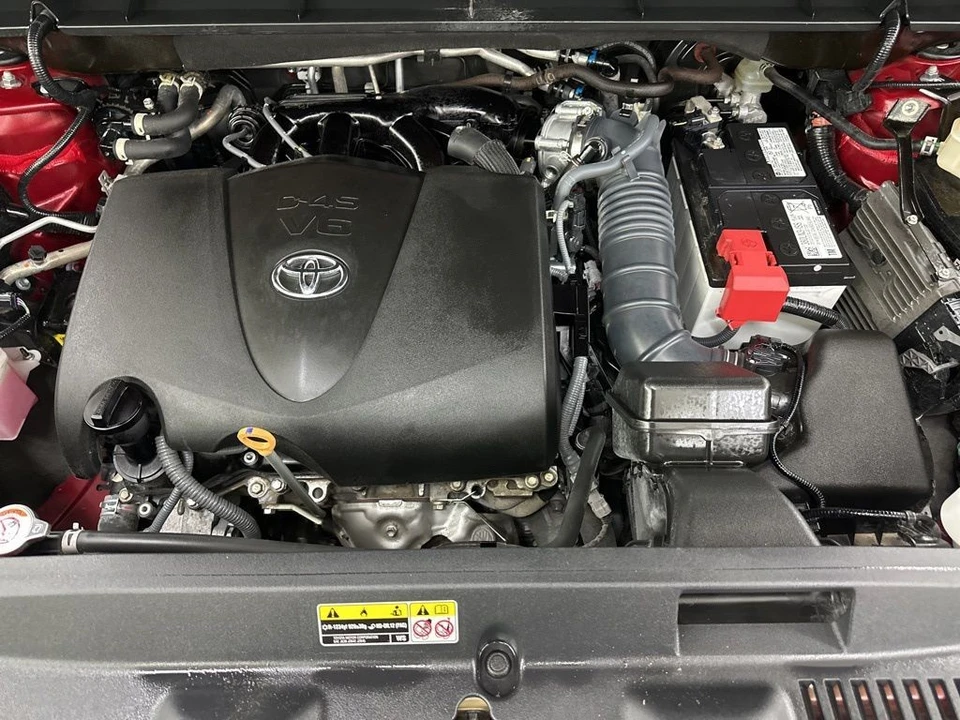 2022 Toyota Highlander - Image 18 of 21