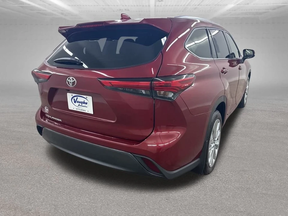2022 Toyota Highlander - Image 11 of 21
