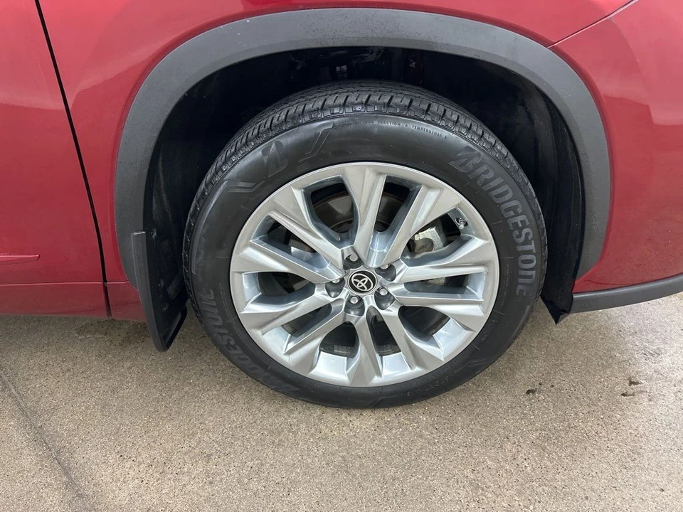 2022 Toyota Highlander - Image 15 of 21