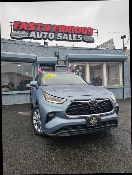 2022 Toyota Highlander - Image 5 of 12