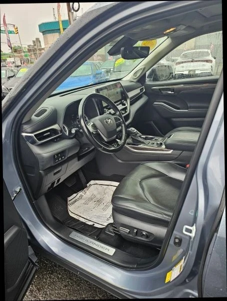 2022 Toyota Highlander - Image 6 of 12