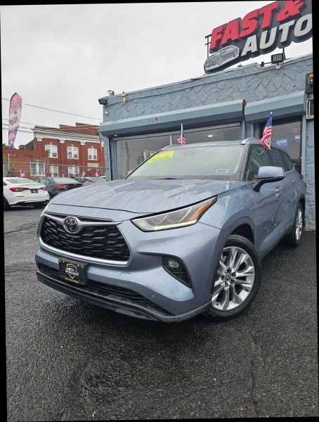 2022 Toyota Highlander - Image 4 of 12