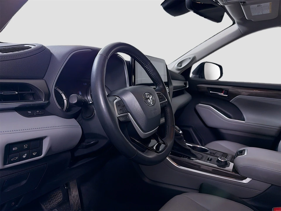 2022 Toyota Highlander - Image 11 of 12